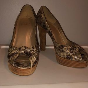 Stuart Weitzman Pumps